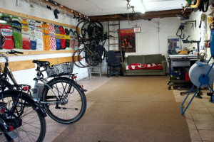 Fahrradwerkstatt und Garage