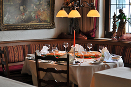 Gedeckter Tisch in der Gastsube 